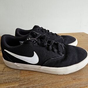 NIKE SB Check Solarsoft Black Canvas Low Sneakers, Shoes